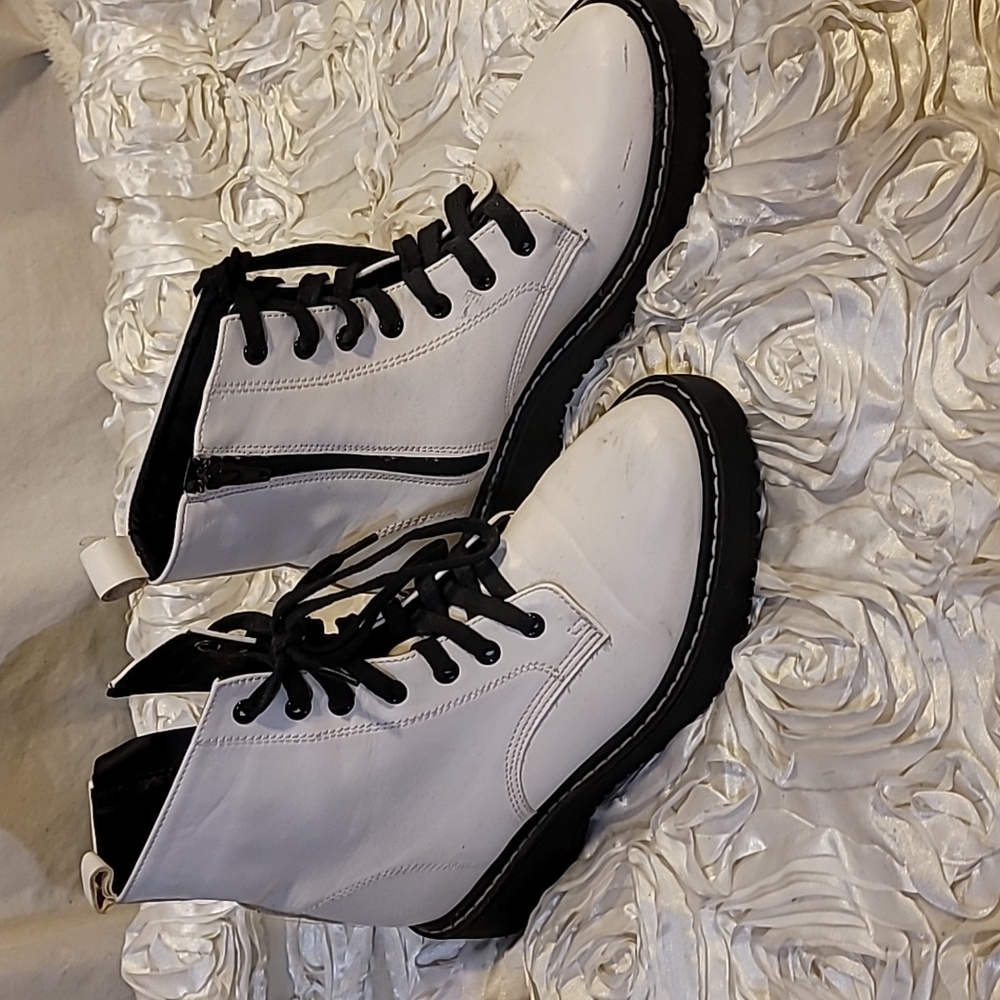 Madden Girl G-Krist Boots White Lace Up Combat Boots - Sz 8
